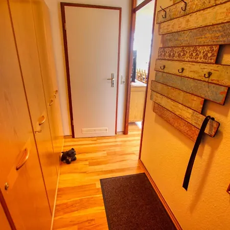 - Haus H, App 0h0403 *